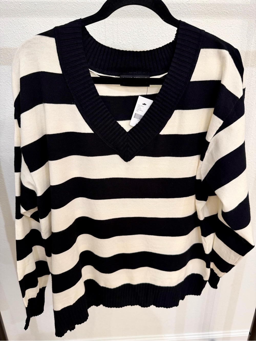 Lane Bryant Black & Cream Striped V-Neck Sweater 18/20 NWT